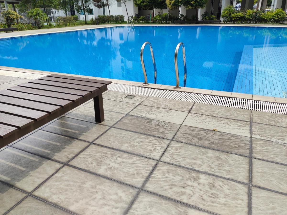 Апартаменты De Cozy Corner Suria Rafflesia Setia Alam Шах-Алам Экстерьер фото